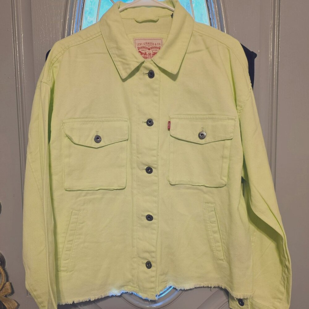 BNWT Levi's Lime Green Lightweight Jean Jacket w Fringed Bottom